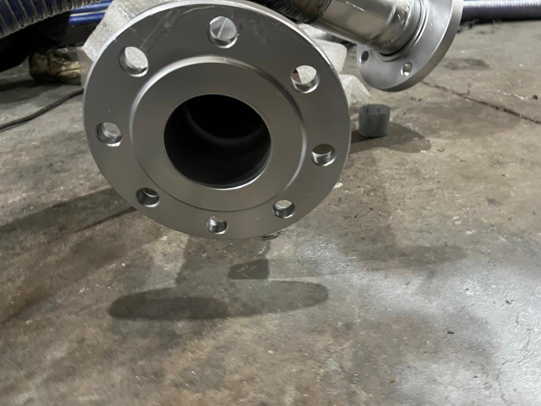 چرا شیلنگ کامپوزیت انتخاب بهتری نسبت به شیلنگ لاستیکی است؟